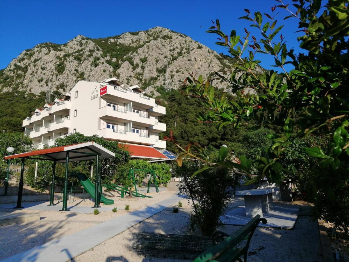 Hotel Lukas Gradac  Exteriör bild