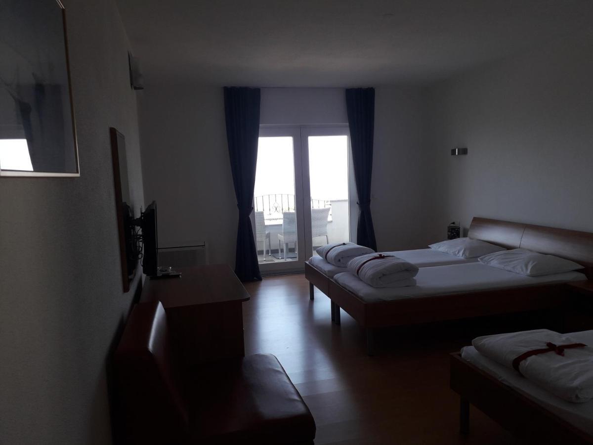 Hotel Lukas Gradac  Exteriör bild