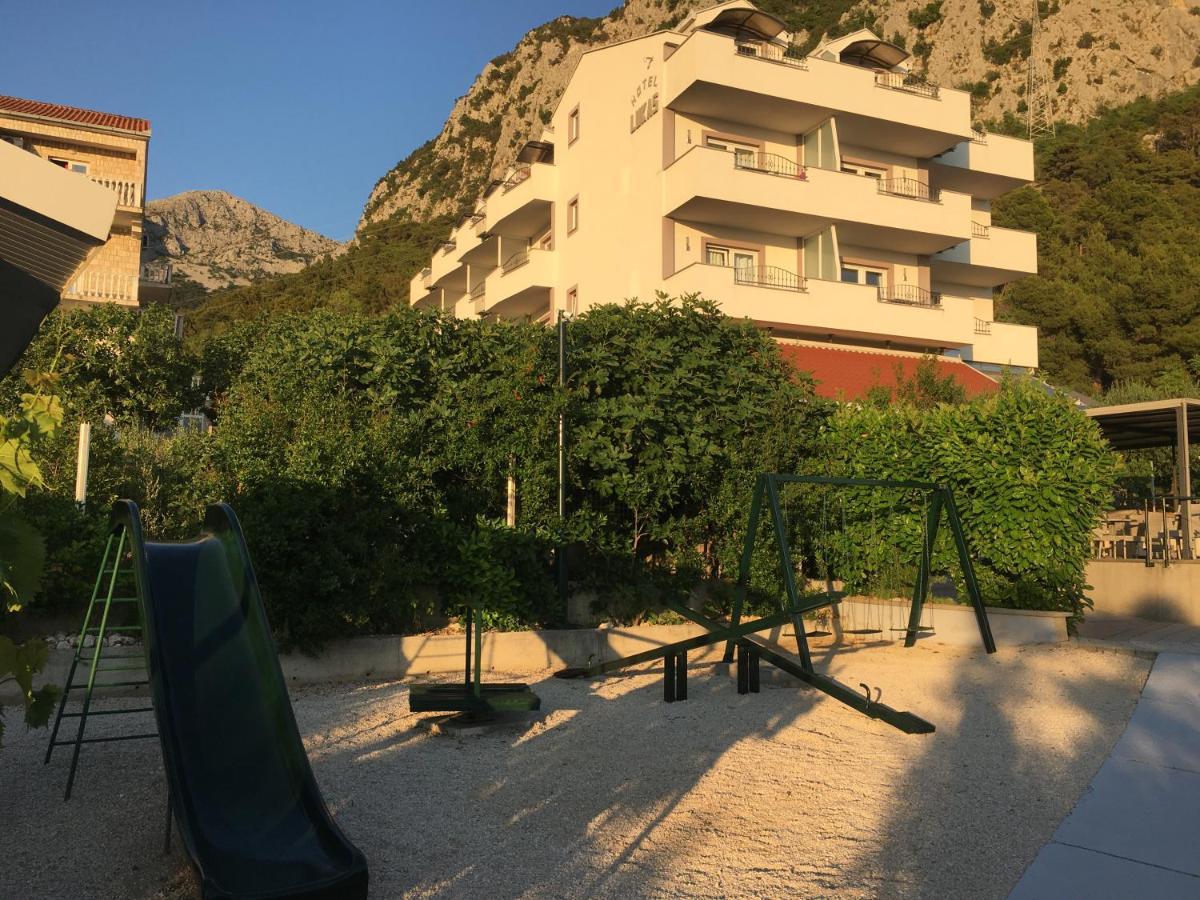 Hotel Lukas Gradac  Exteriör bild